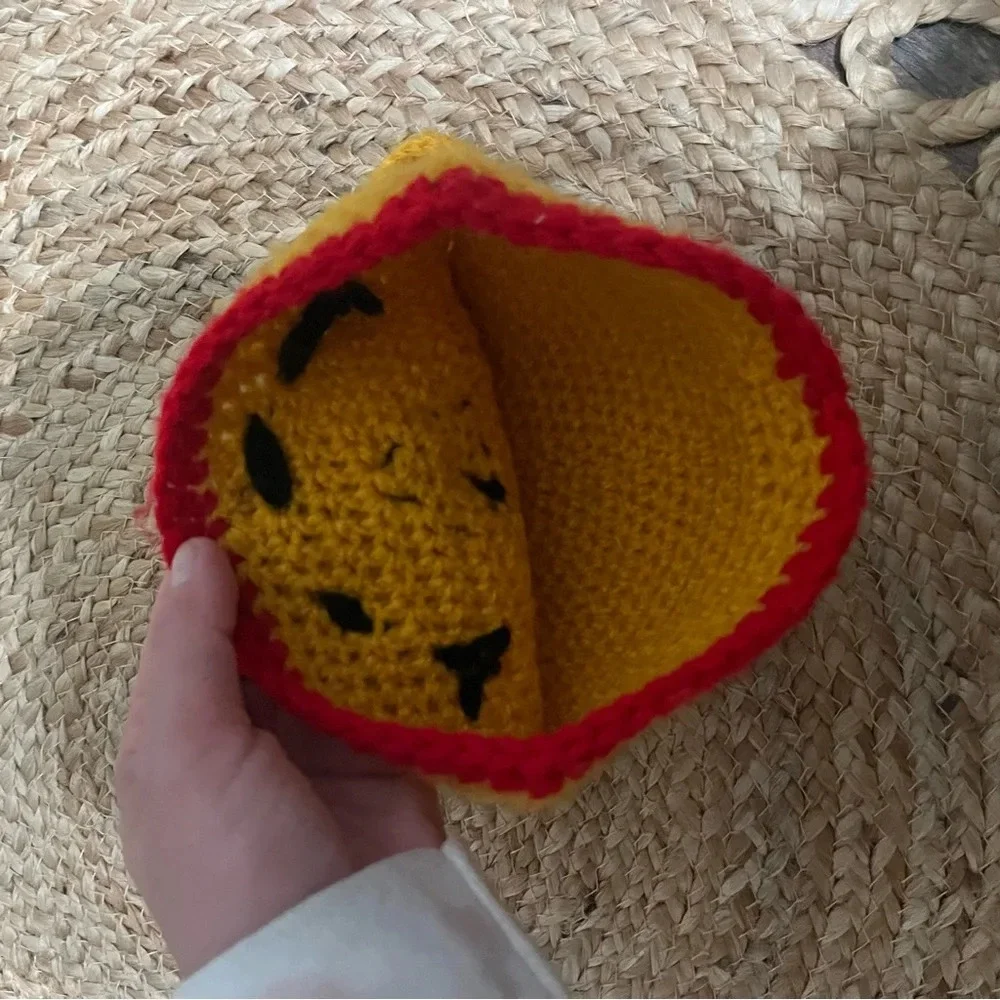 2/3T Winnie The Pooh Crochet Hat